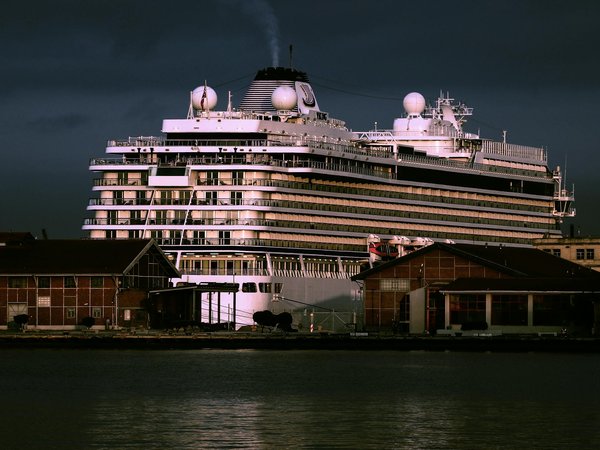 Quelles sont les techniques pour éviter les tempêtes de sable en camping en région désertique?